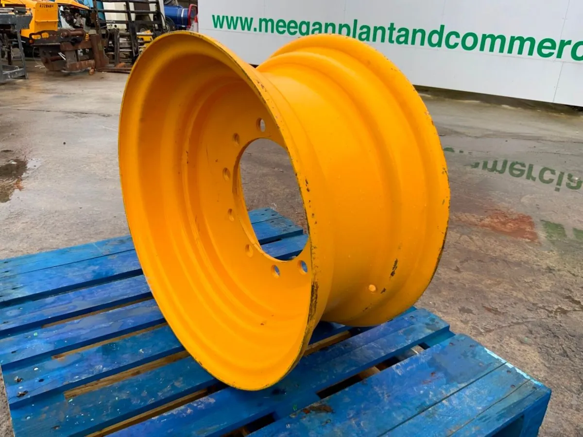 UNUSED VOLVO LOADER  WHEEL RIM....2029t. - Image 3