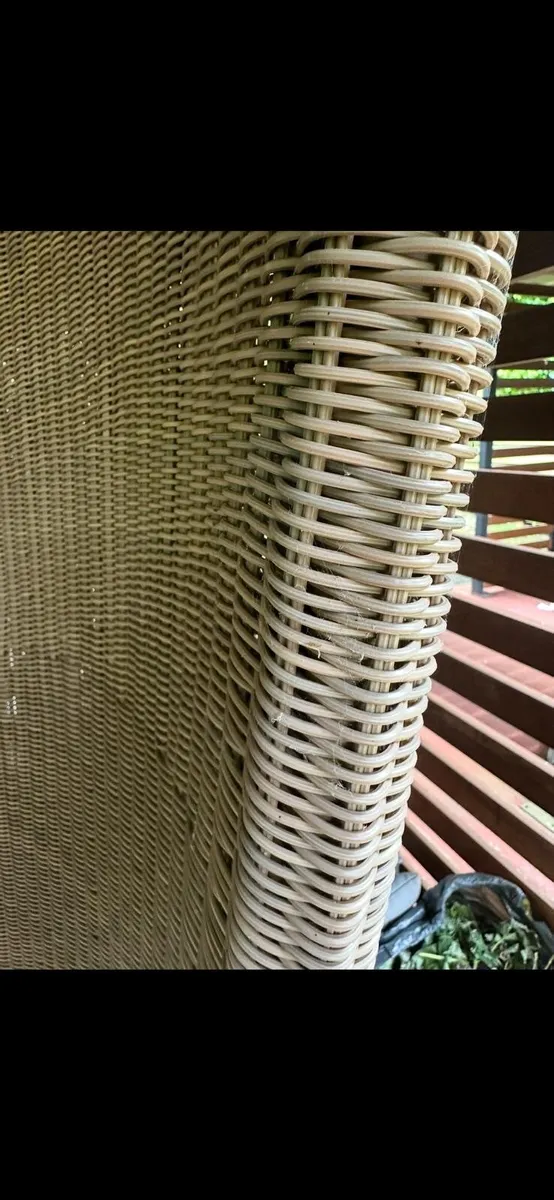 Large designer wicker garden chair - Image 3