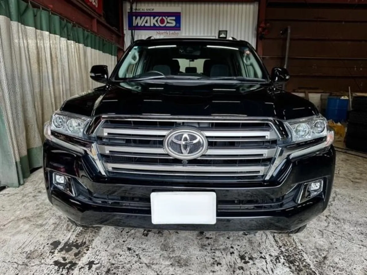 Toyota Landcruiser Amazon 200 Series 4.5 2 seats - Image 1