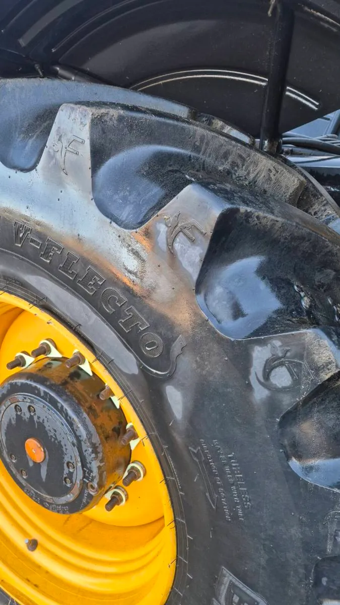 2020 JCB Fastrac 4220 - Image 2