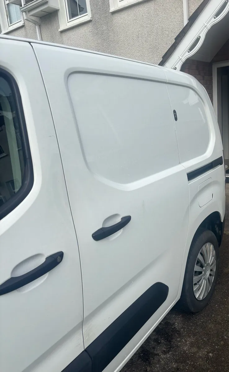 212 Citroen Berlingo 1000 Enterprise Pro BlueHDI - Image 3