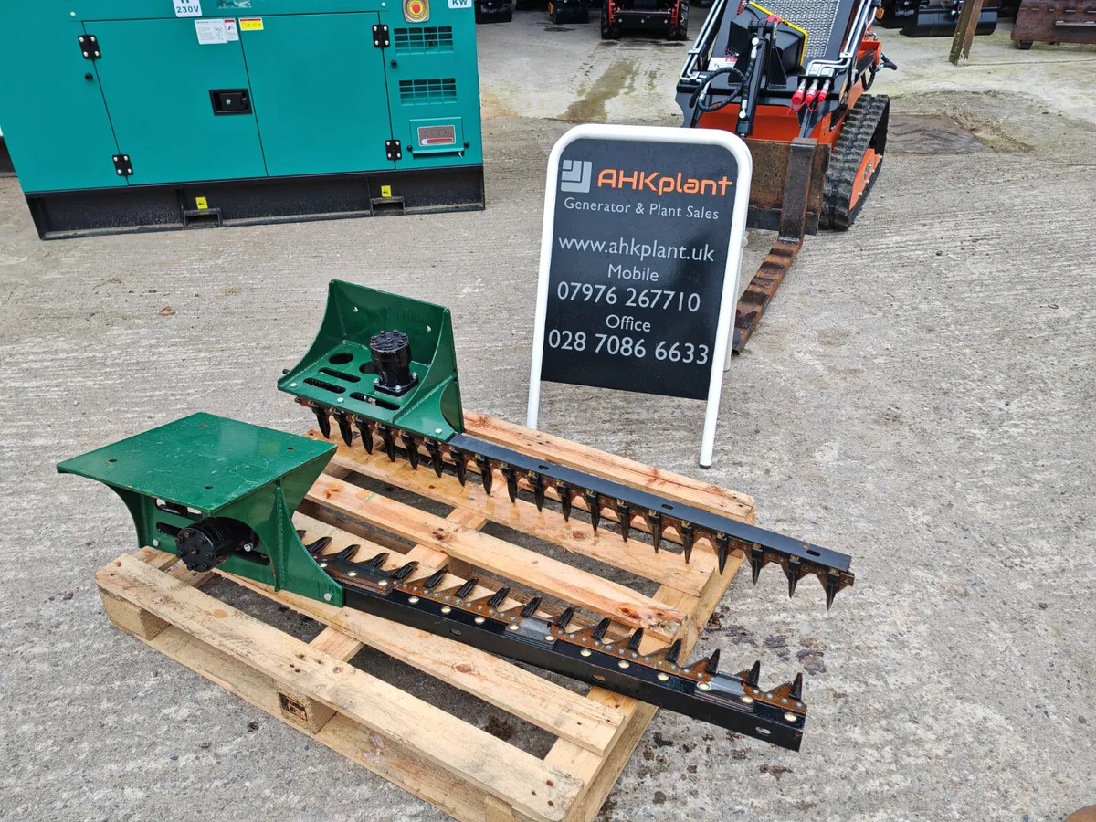 Hedge trimmer excavator - Image 1