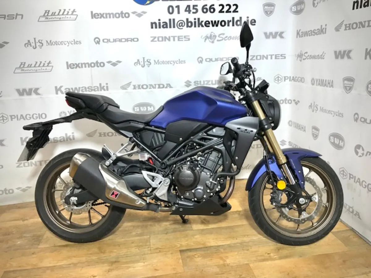 PRE-OWNED Honda CB300R 2024 - Image 1