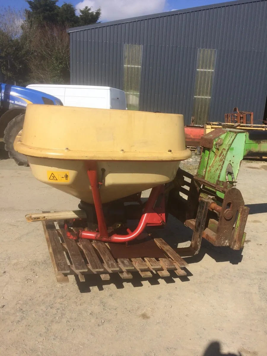 Manure spreader, Power harrow + Ring Roller spares - Image 3