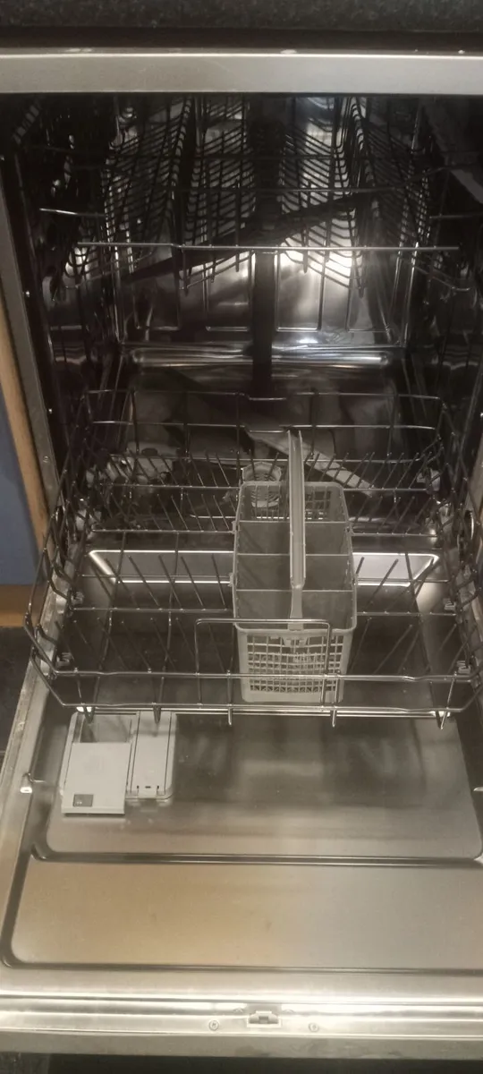 Dishwasher - Image 3