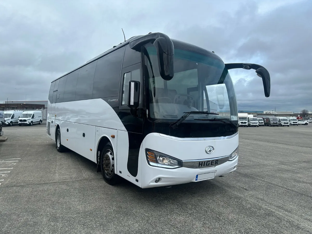 2017 Higer Super 9 - Image 2