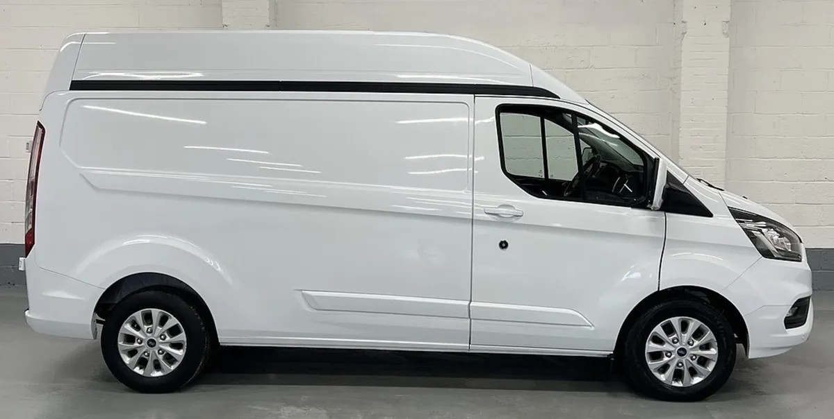 2022 Ford Transit Custom Panel Van - Image 4