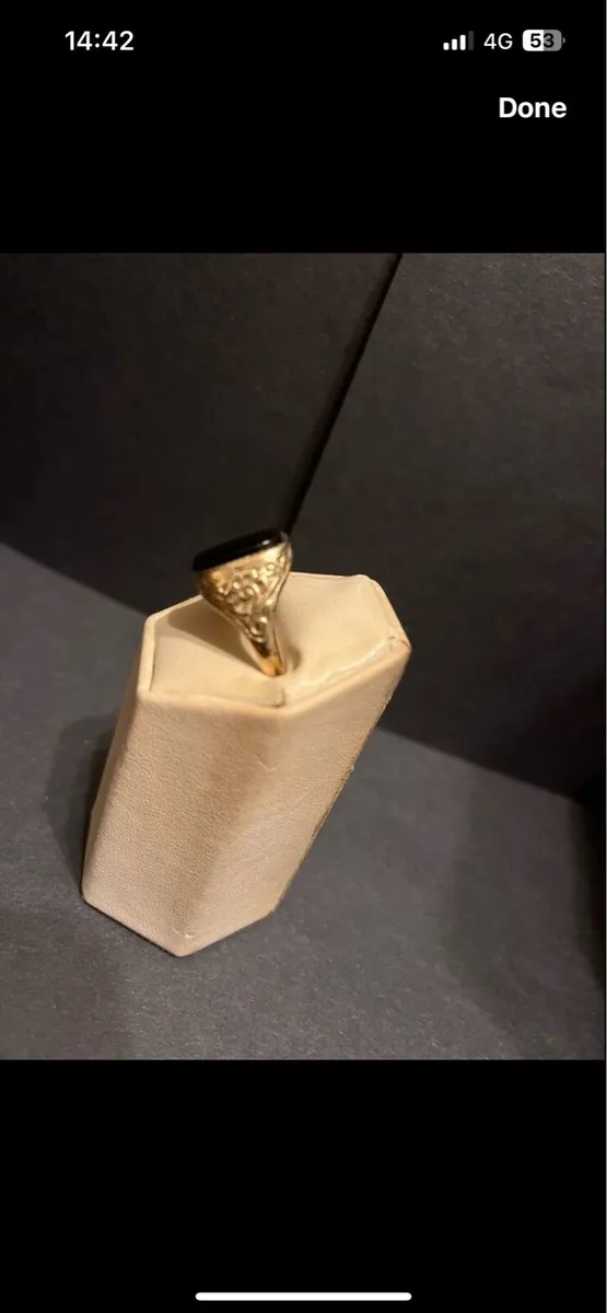 Onyx’s Stone Ring 9crt - Image 3