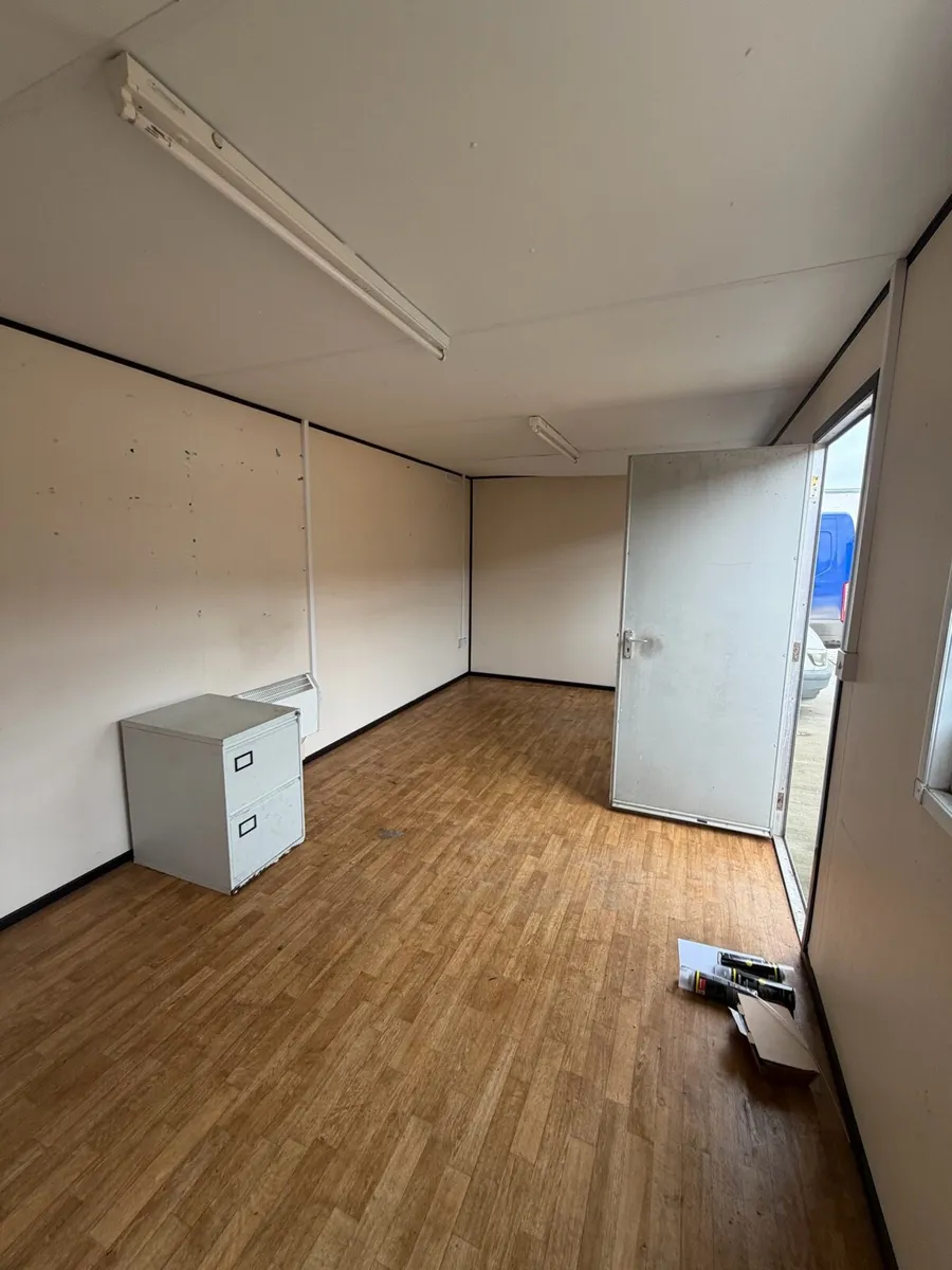20x10 office for sale - Image 3