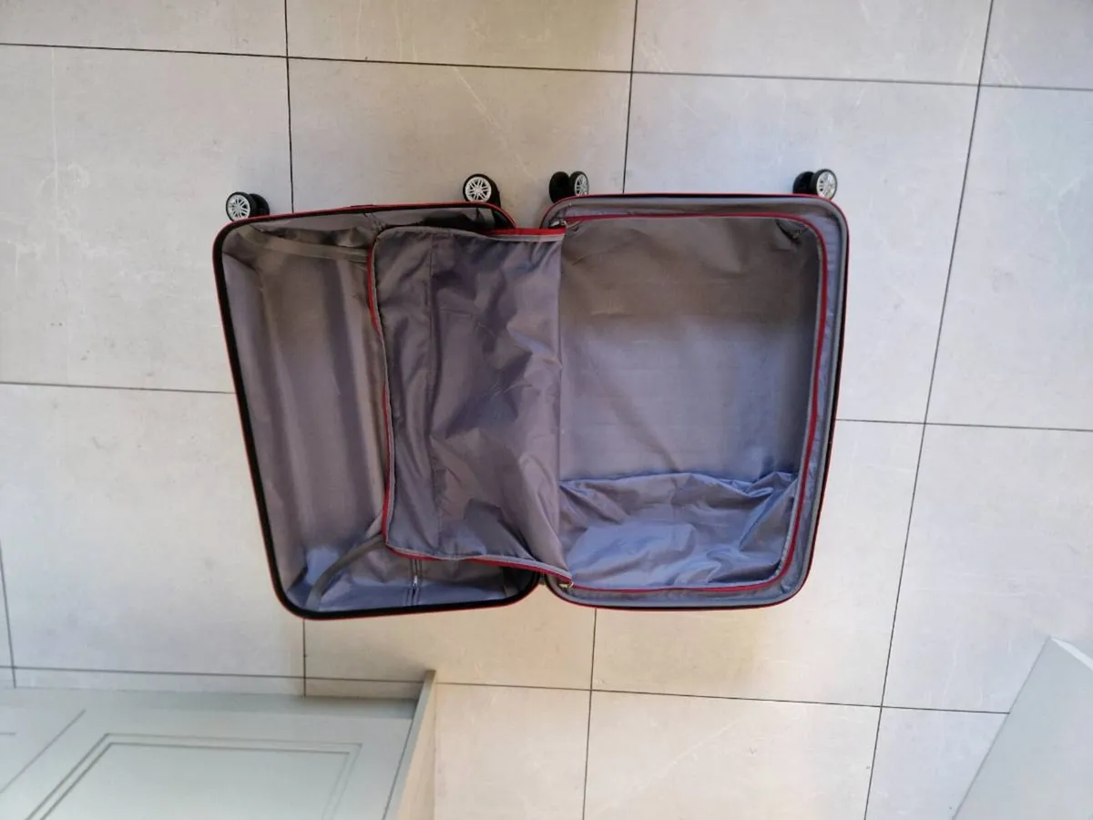 Rock suitcase - Image 4