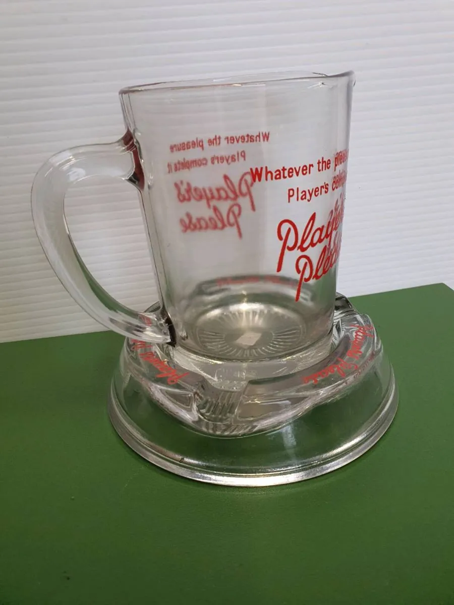 Bar memorabilia - Image 4