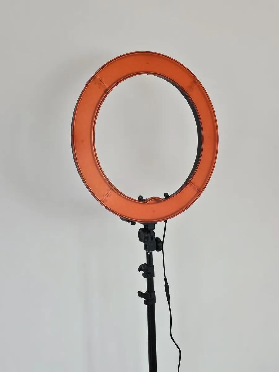 NEEWER Ring Light Kit 18" 45cm Dimmable LED Stand - Image 3