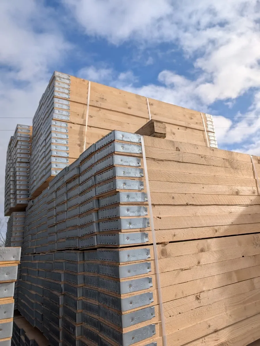 Scaffold Boards 2.42m BS2482 - Image 1