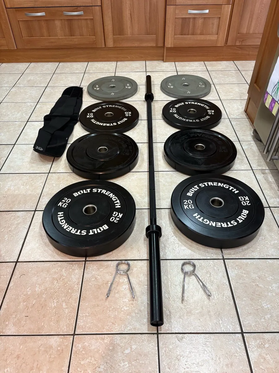 20KG OLYMPIC BARBELL, 100KG BUMPER WEIGHTS + BELT!