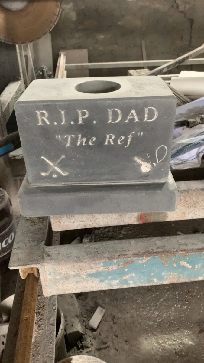 Granite vase - Image 3