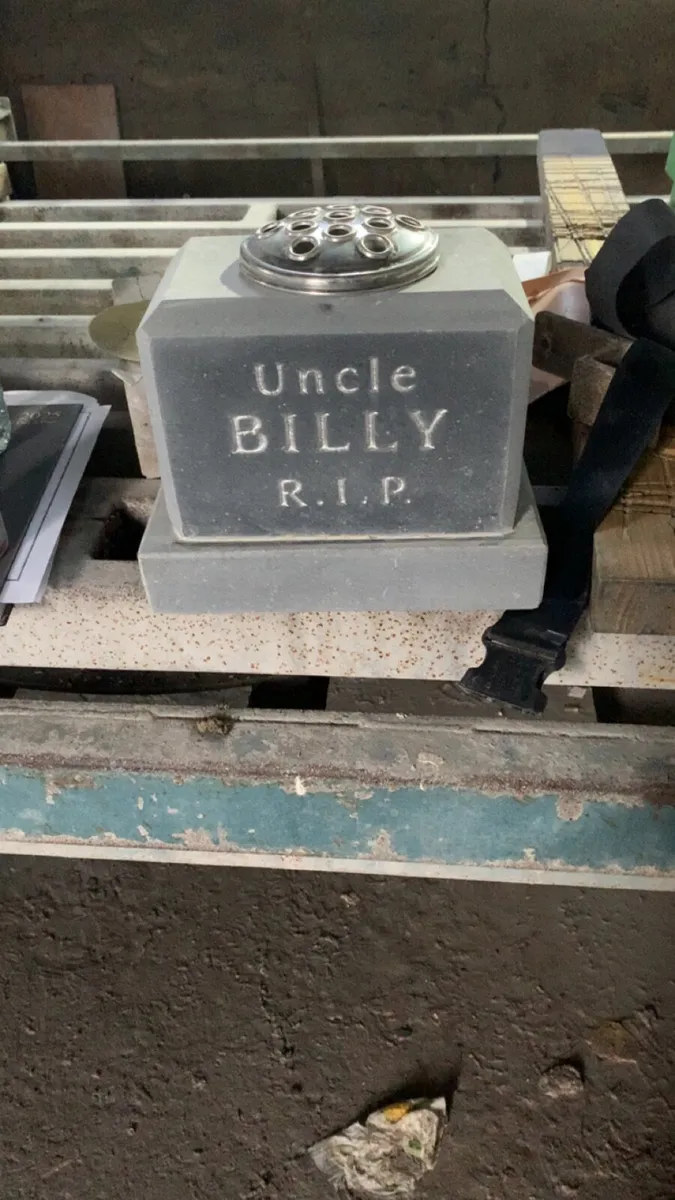 Granite vase - Image 2