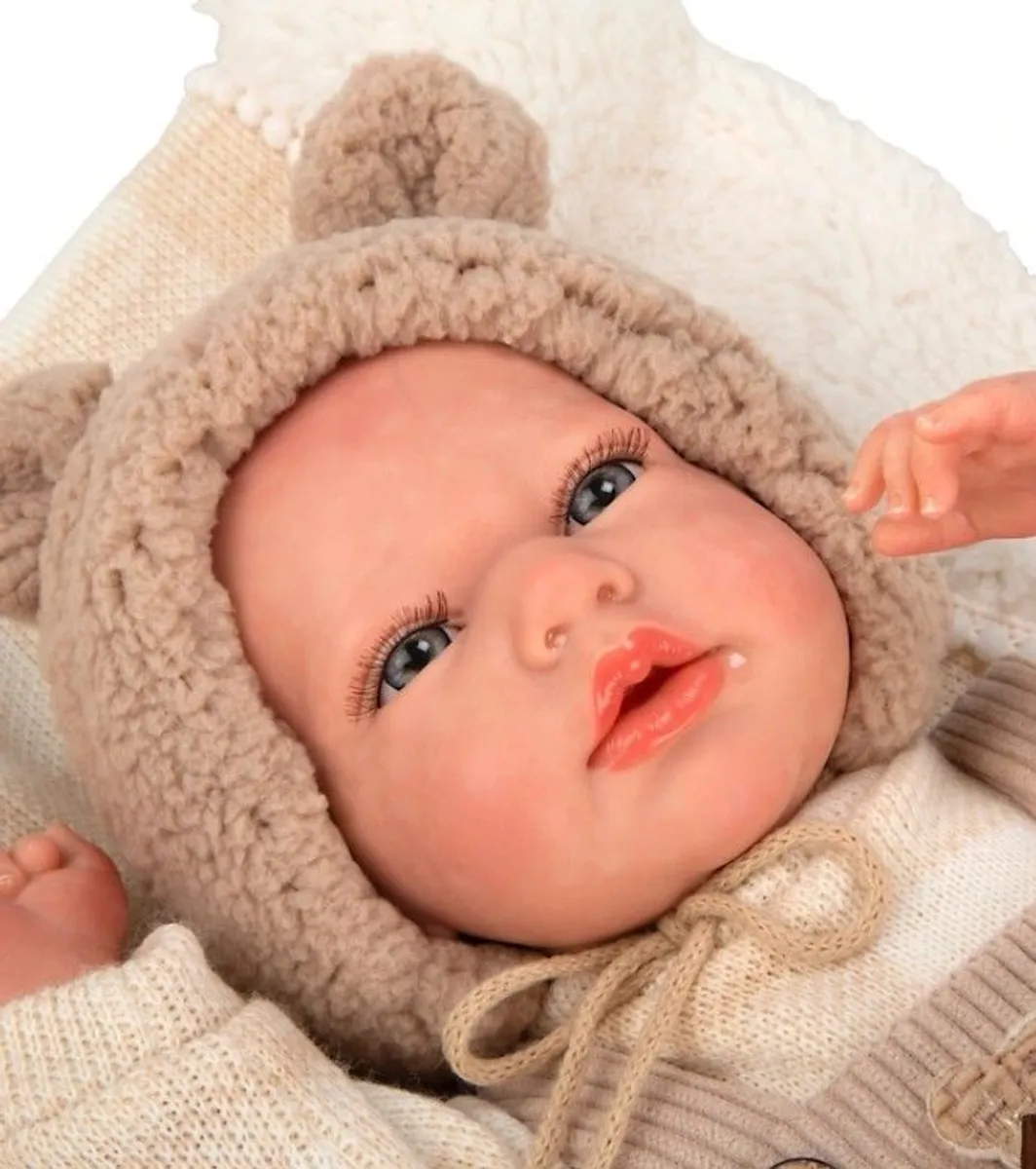 Arias Reborn Doll 40cm with Cushion - Image 3