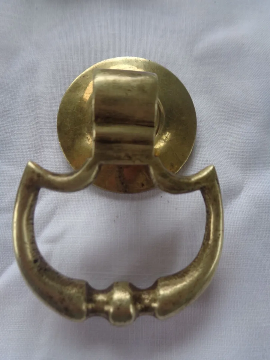 Vintage Brass Handles x 6 for Sale - Image 2