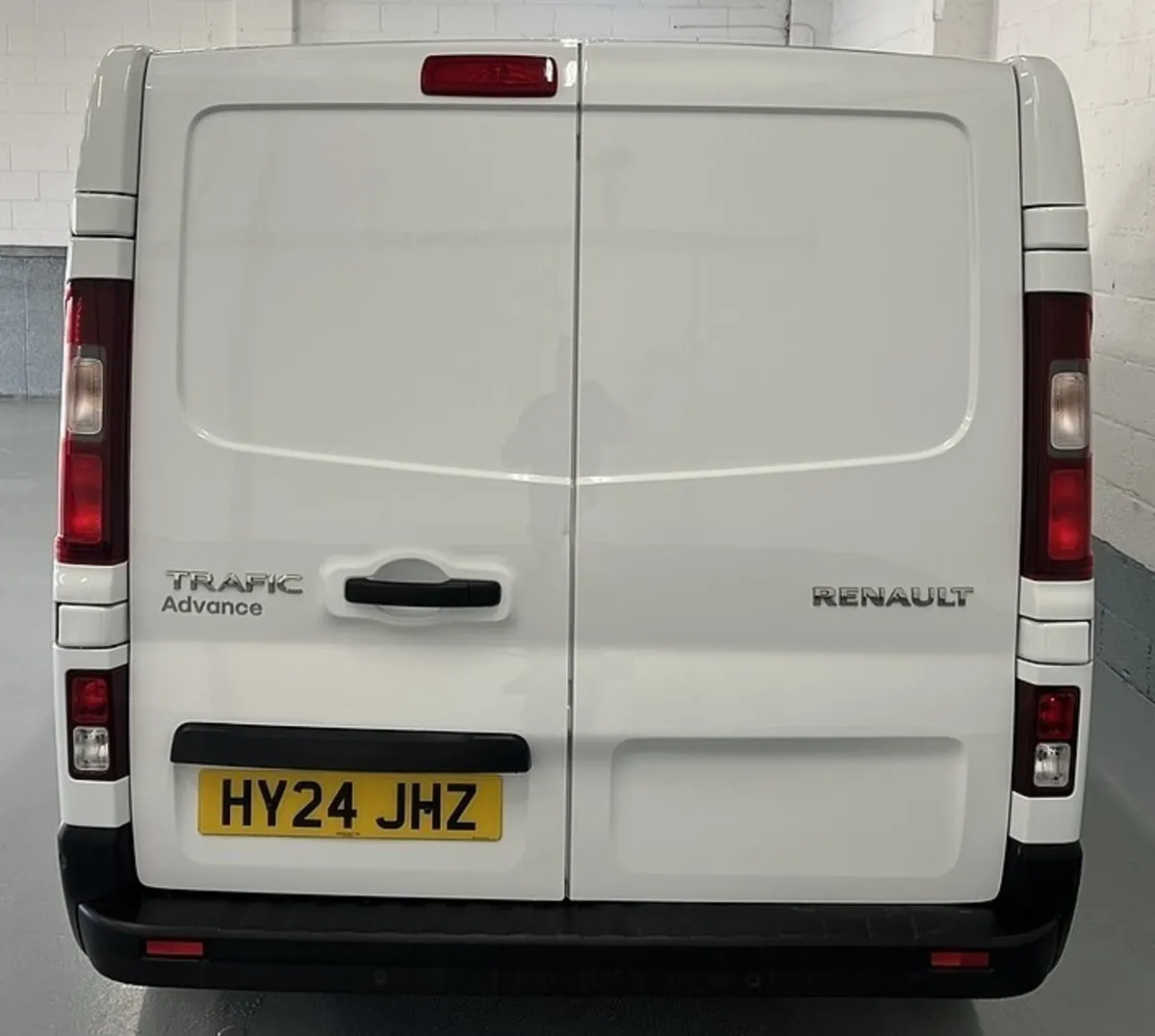 2024 Renault Trafic Panel Van - Image 2