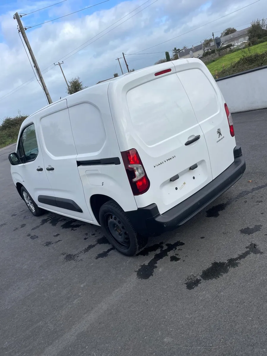 Peugeot partner professional - Image 2