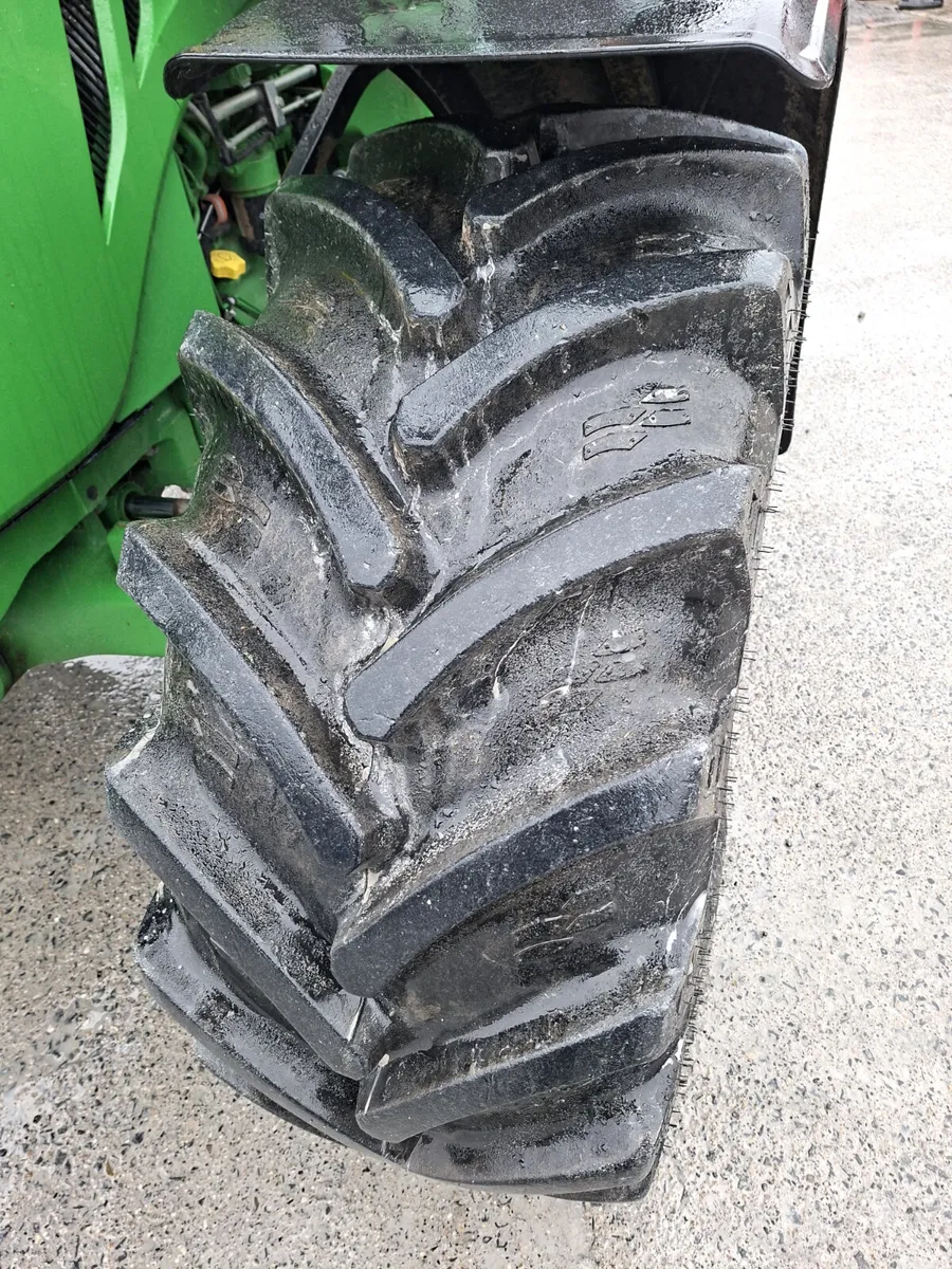 JOHN DEERE 5115M - Image 3