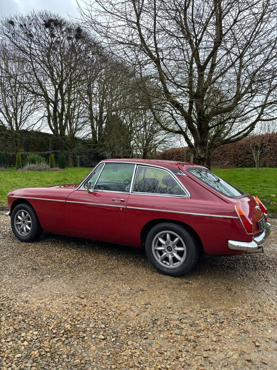 MGB GT - Image 2