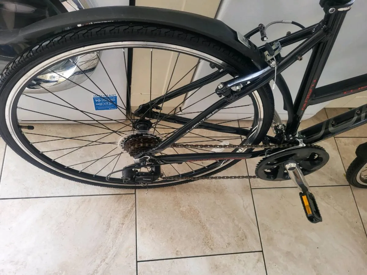 Ladies hybrid bike VGC - Image 4