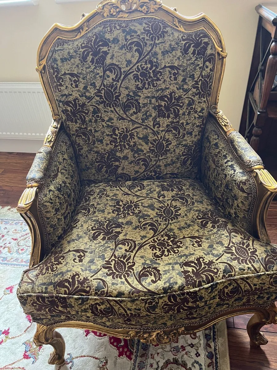 Ornate 3 piece suite - Image 1