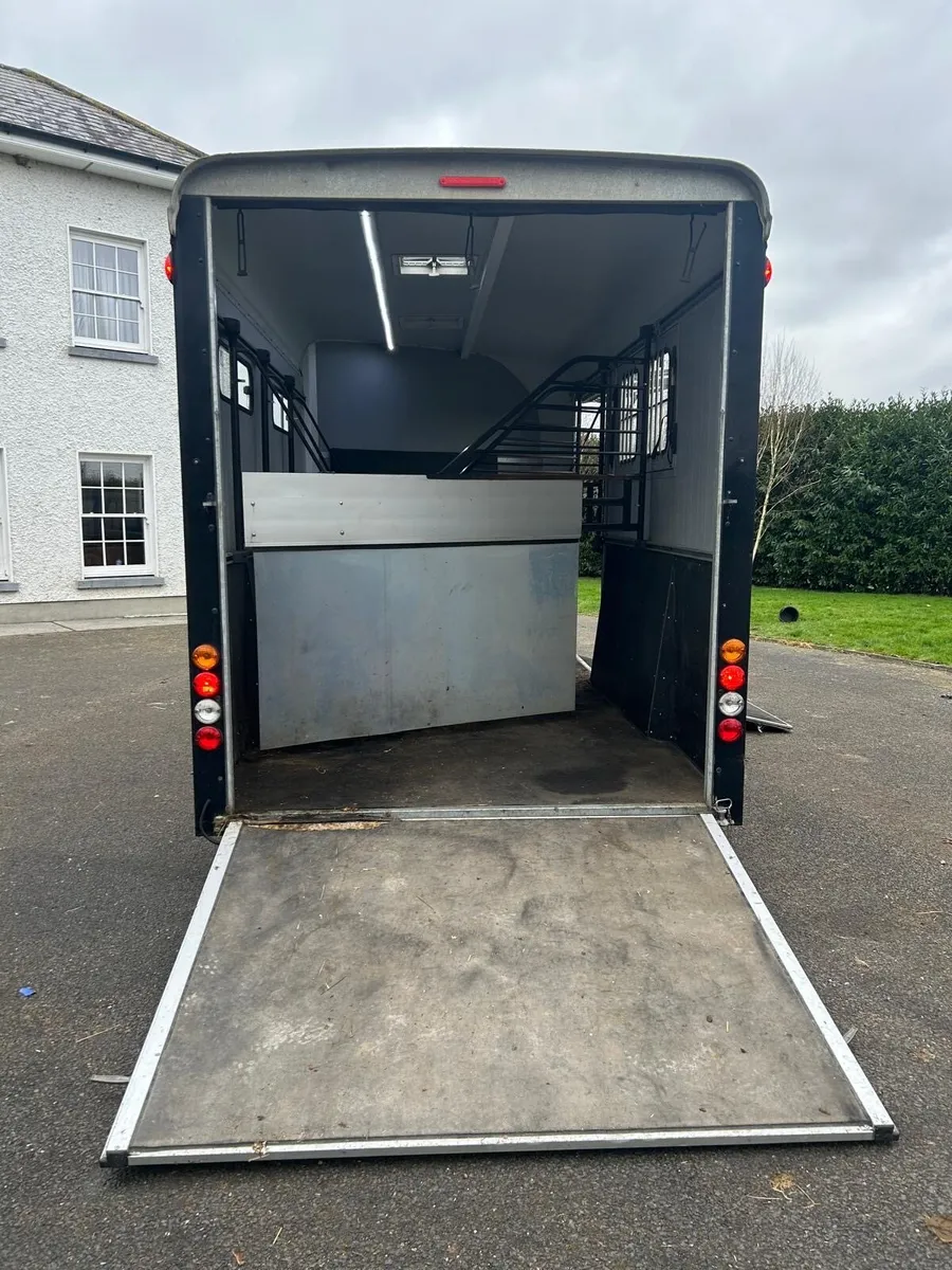 Used Cheval Liberte Maxi4 trailer - Image 2