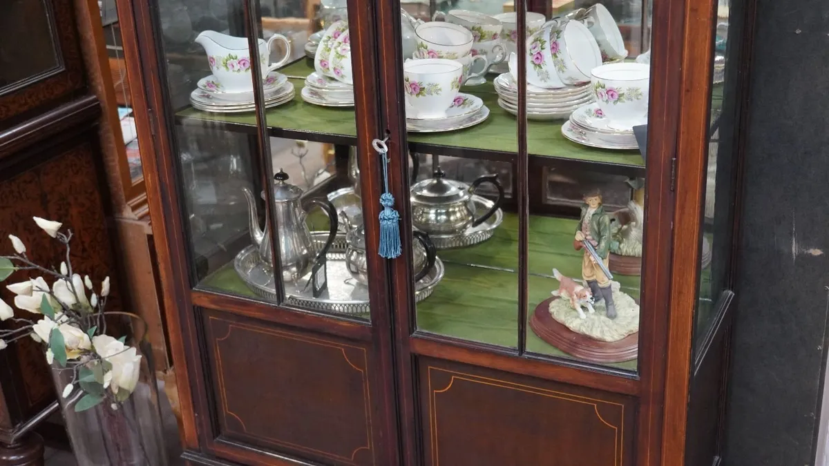 Antique Edwardian Style Display Cabinet - Image 3