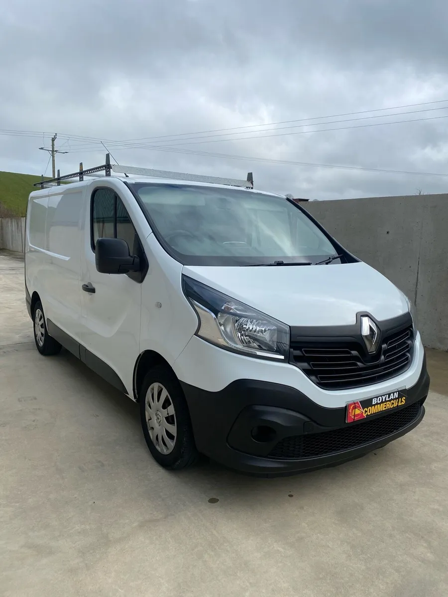 2015 Renault traffic - Image 1
