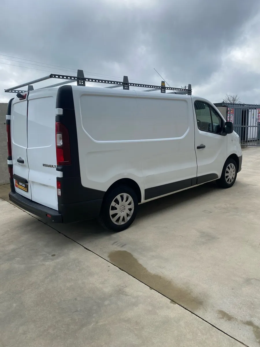 2015 Renault traffic - Image 4