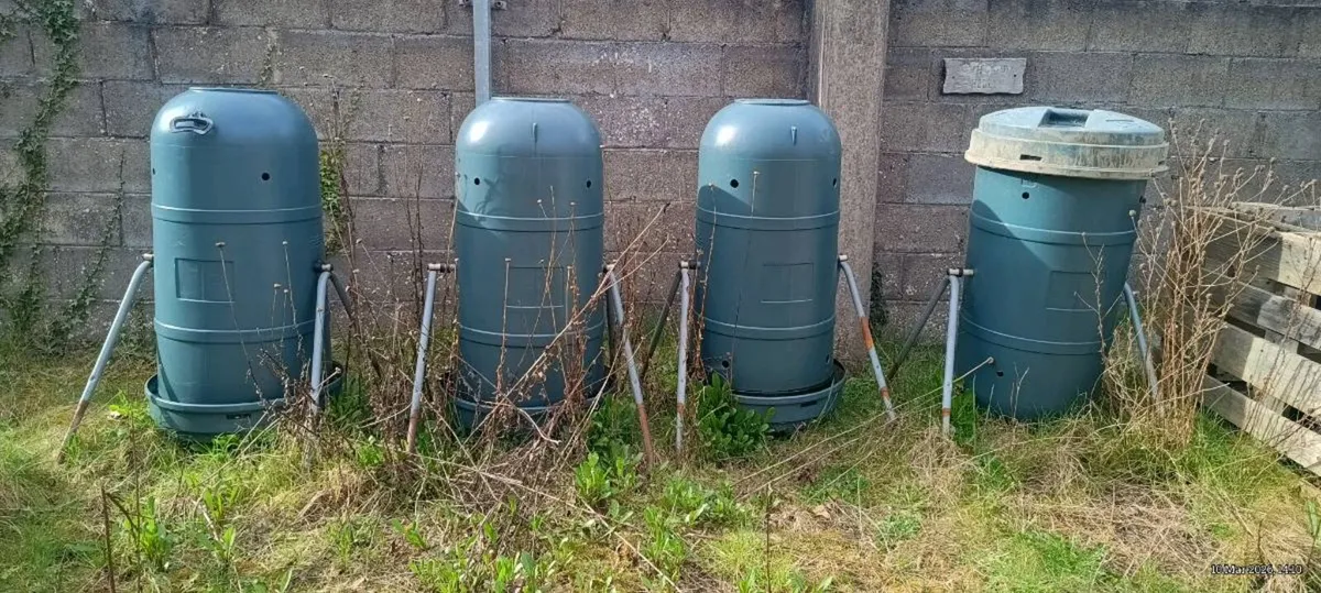 4 composters - Image 1