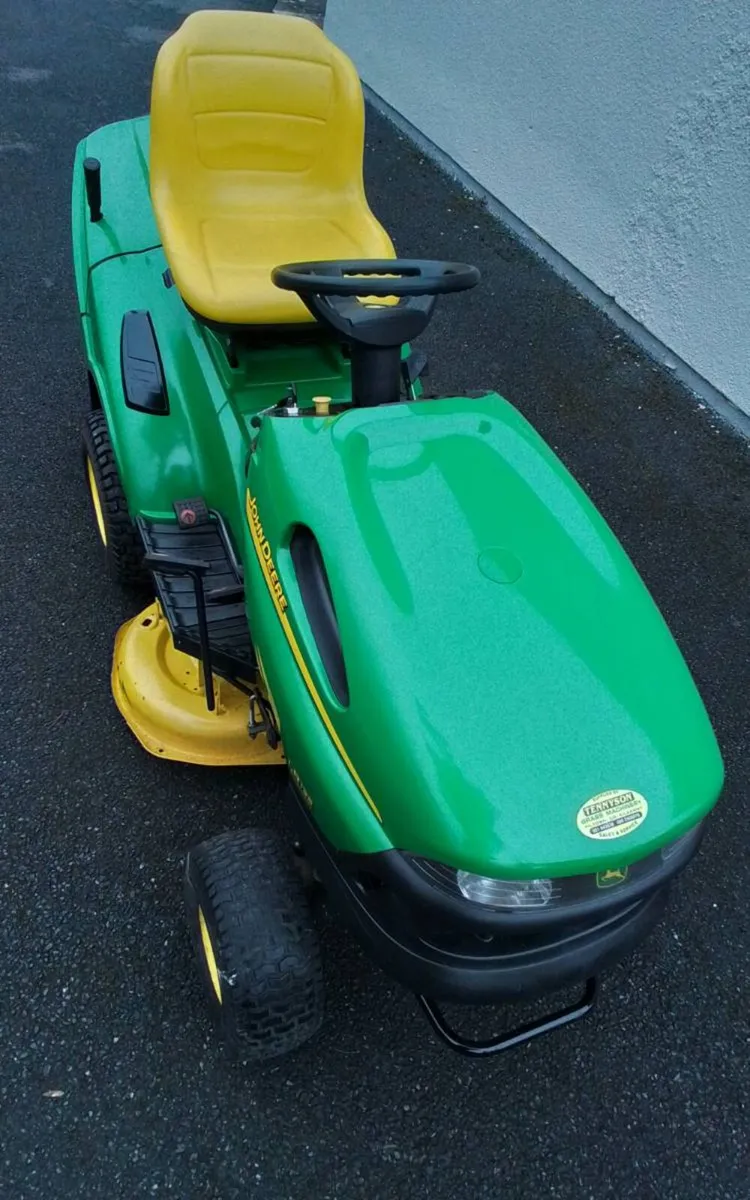 John deere ride on mower - Image 1
