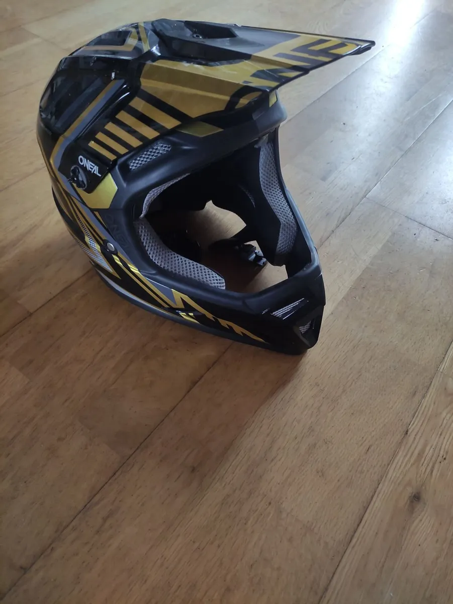 Racing Helmet - Image 1