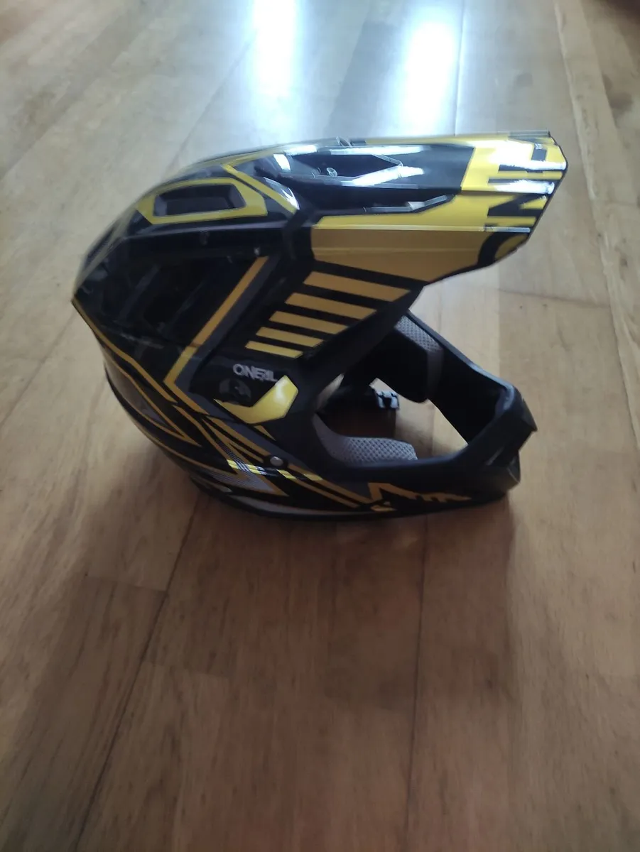 Racing Helmet - Image 2