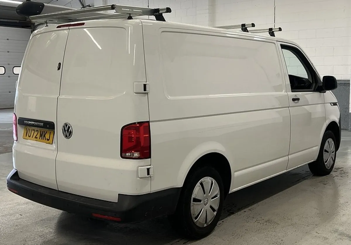 2022 Volkswagen Transporter Panel Van - Image 2