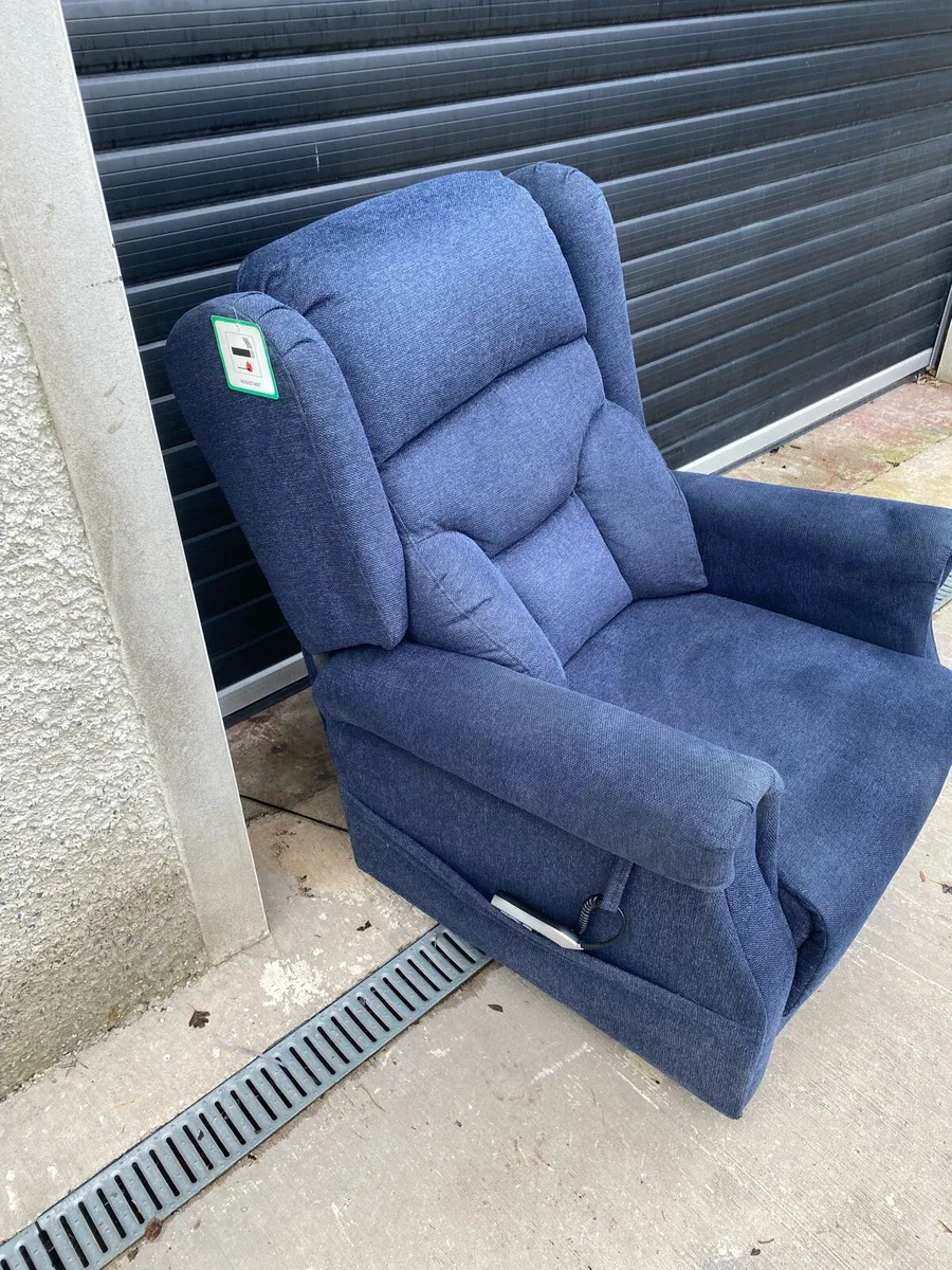 RISE AND RECLINER CHAIR - Image 4