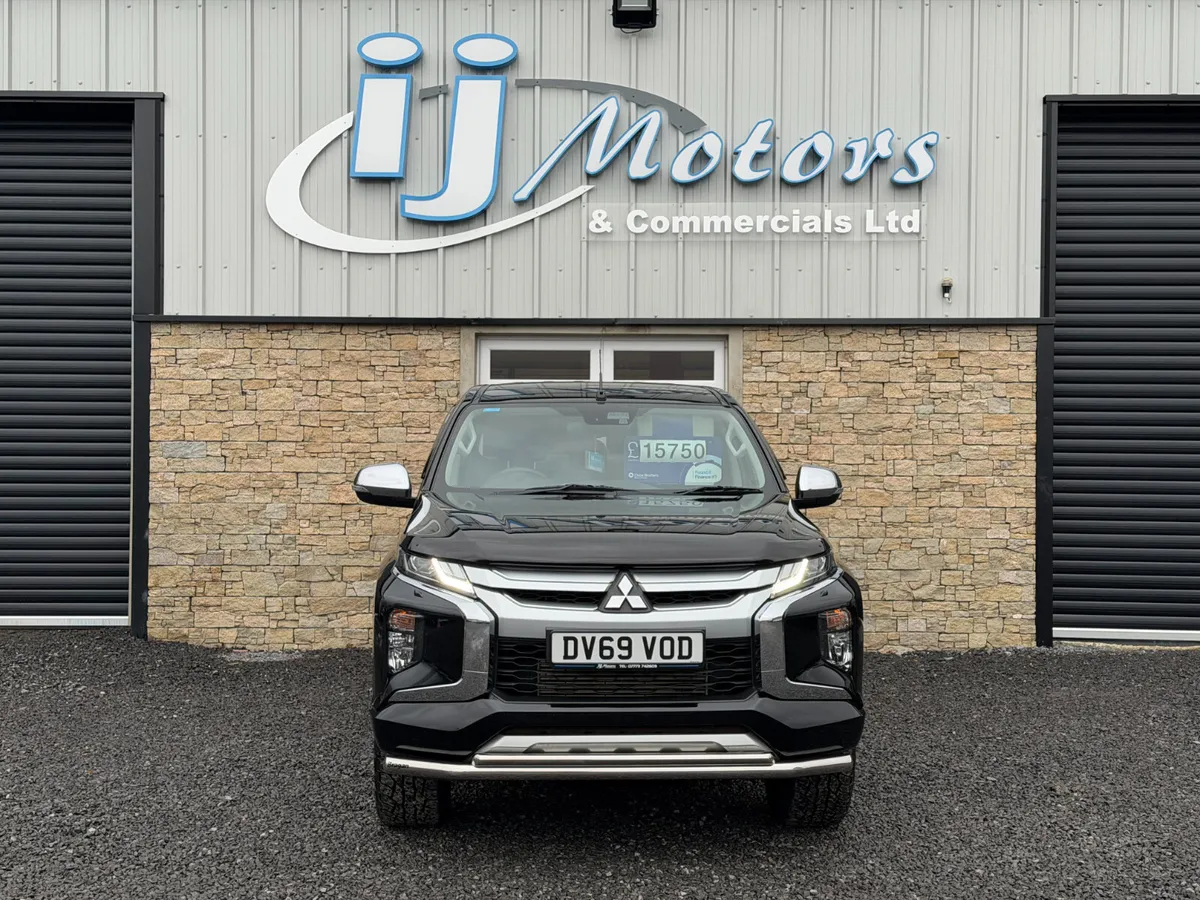 19 MITSUBISHI L200 2.3 DI-D 150 4WD BARBARIAN - Image 2