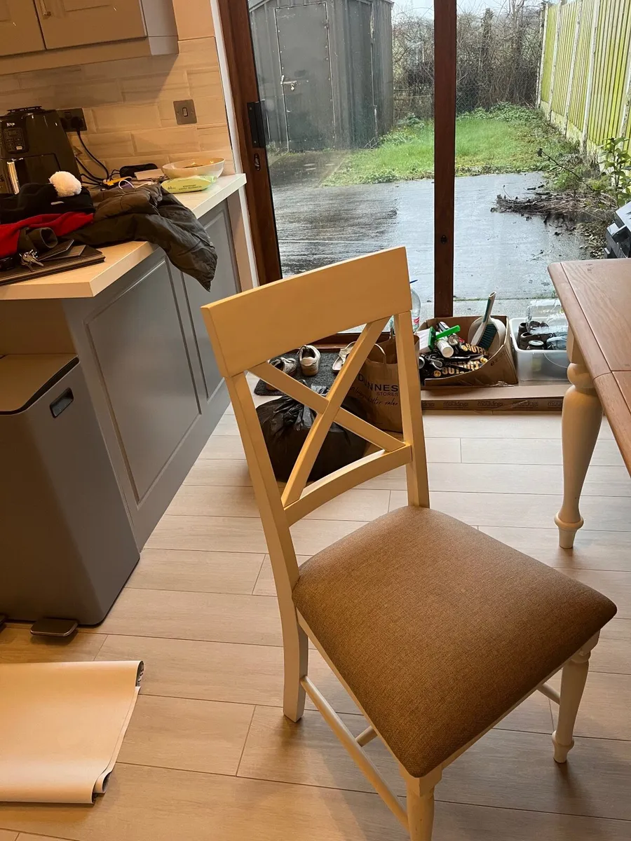 Dining Table and 6 chairs - Image 2