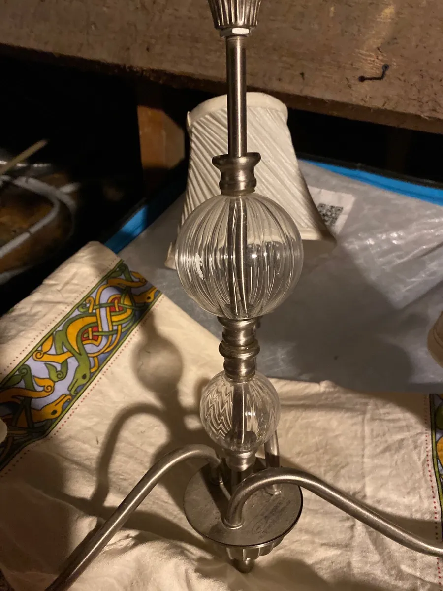 Center light - Image 2