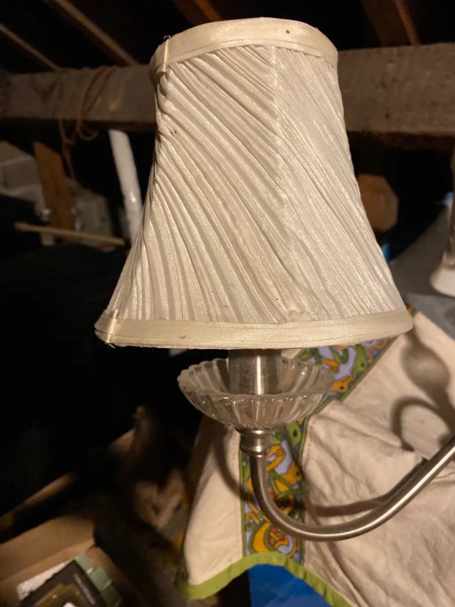 Center light - Image 3