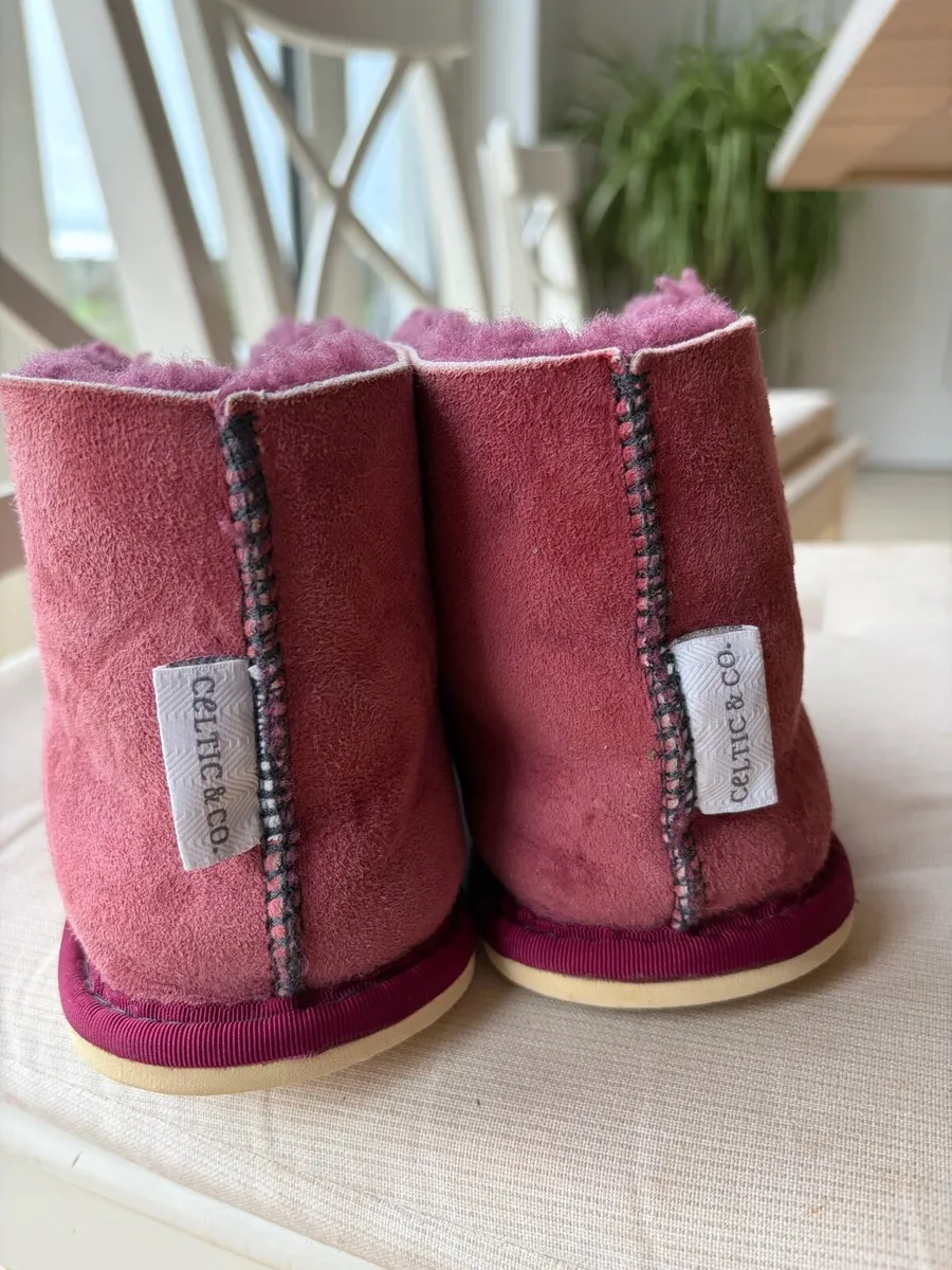 Celtic & Co girls Slippers - Image 3