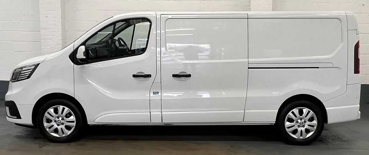 2024 Renault Trafic Panel Van - Image 4