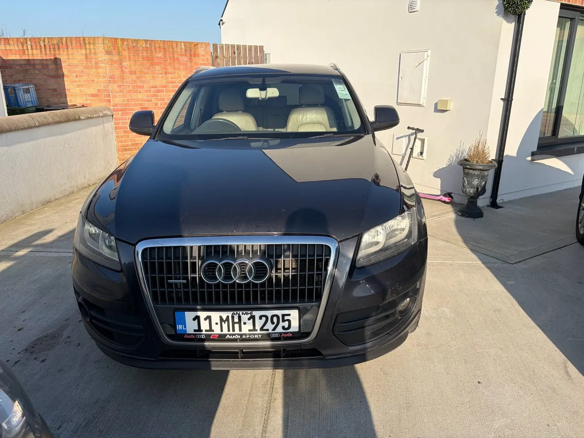 Audi q5 2.0 tdi automatic 2011 - Image 1