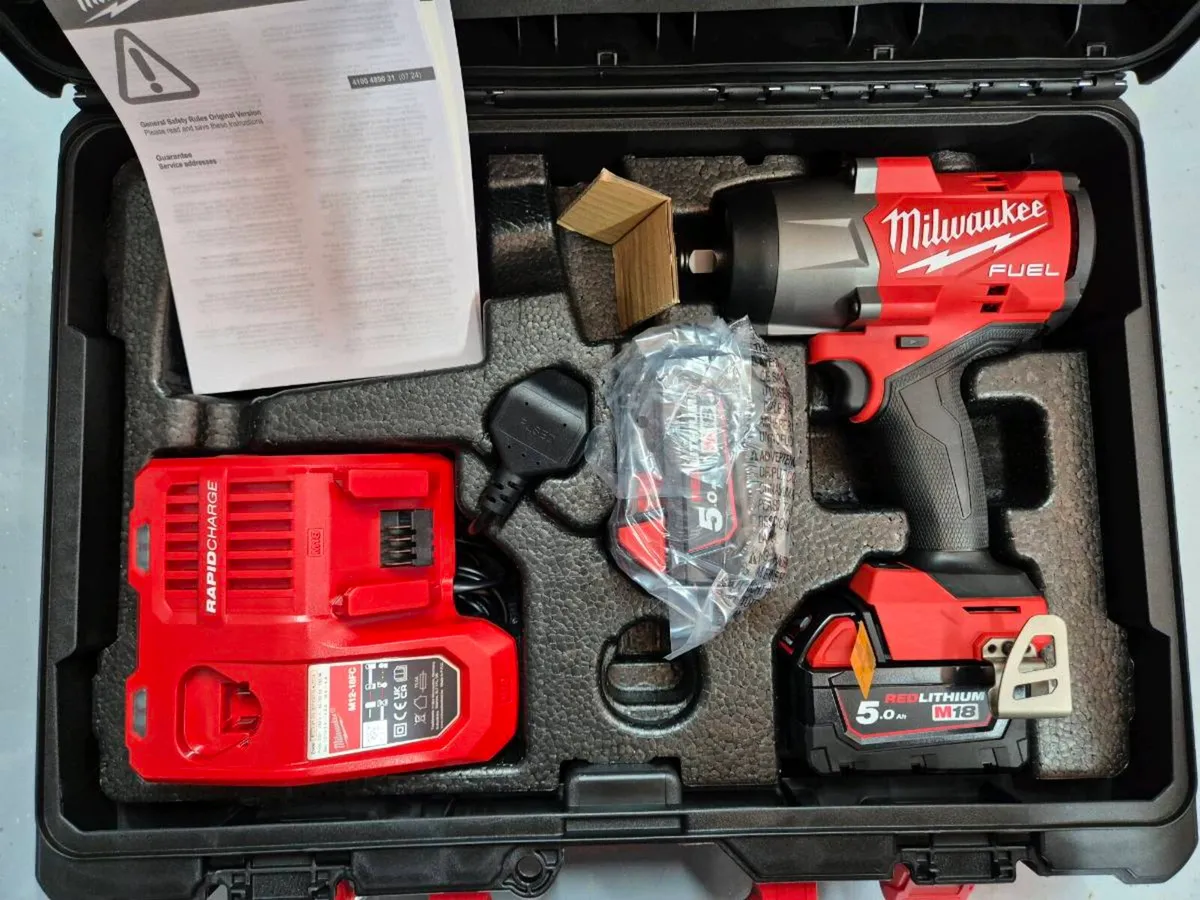Milwaukee M18 Fuel Gen4 1/2' High Tourqe Kit - Image 1