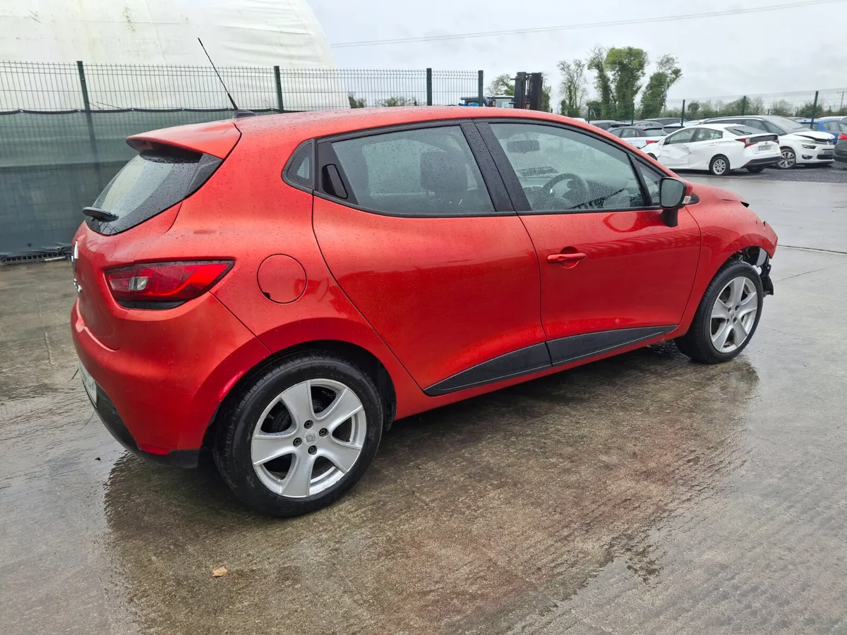 132 Renault Clio  Dynamic  1.2 Petrol - Image 3