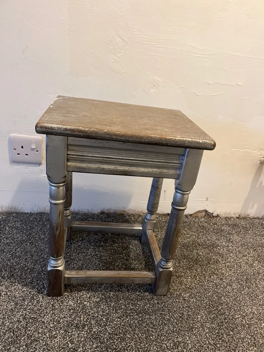 Small Tablet - Image 1