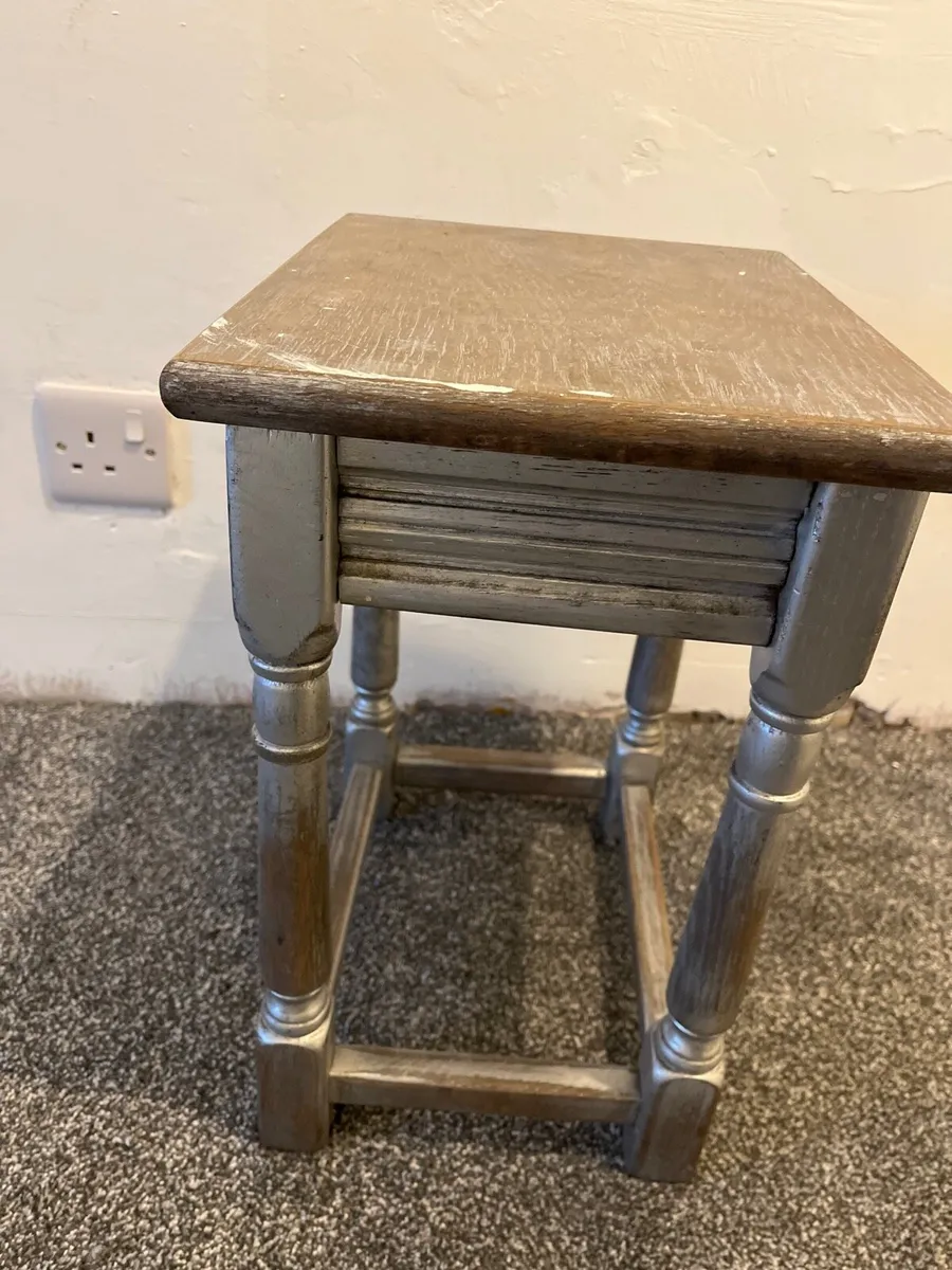 Small Tablet - Image 2