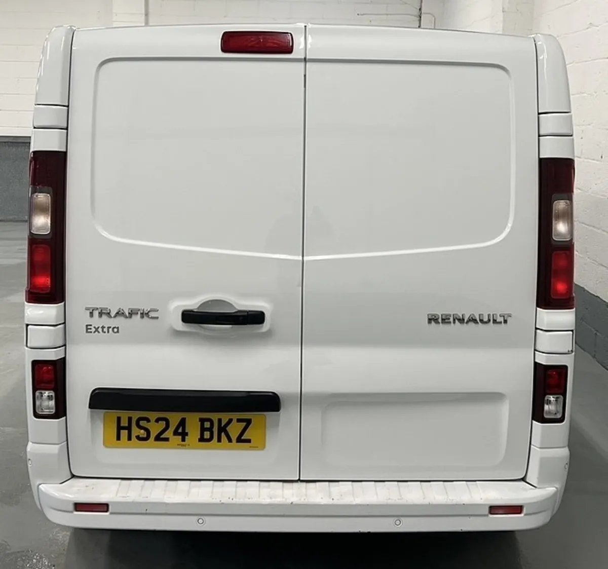 2024 Renault Trafic Panel Van - Image 2